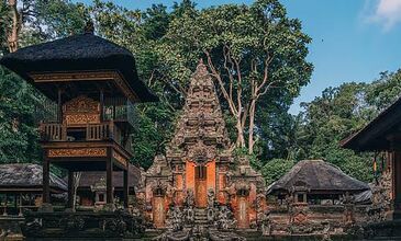 BAMBAŞKA BİR BALİ TURU